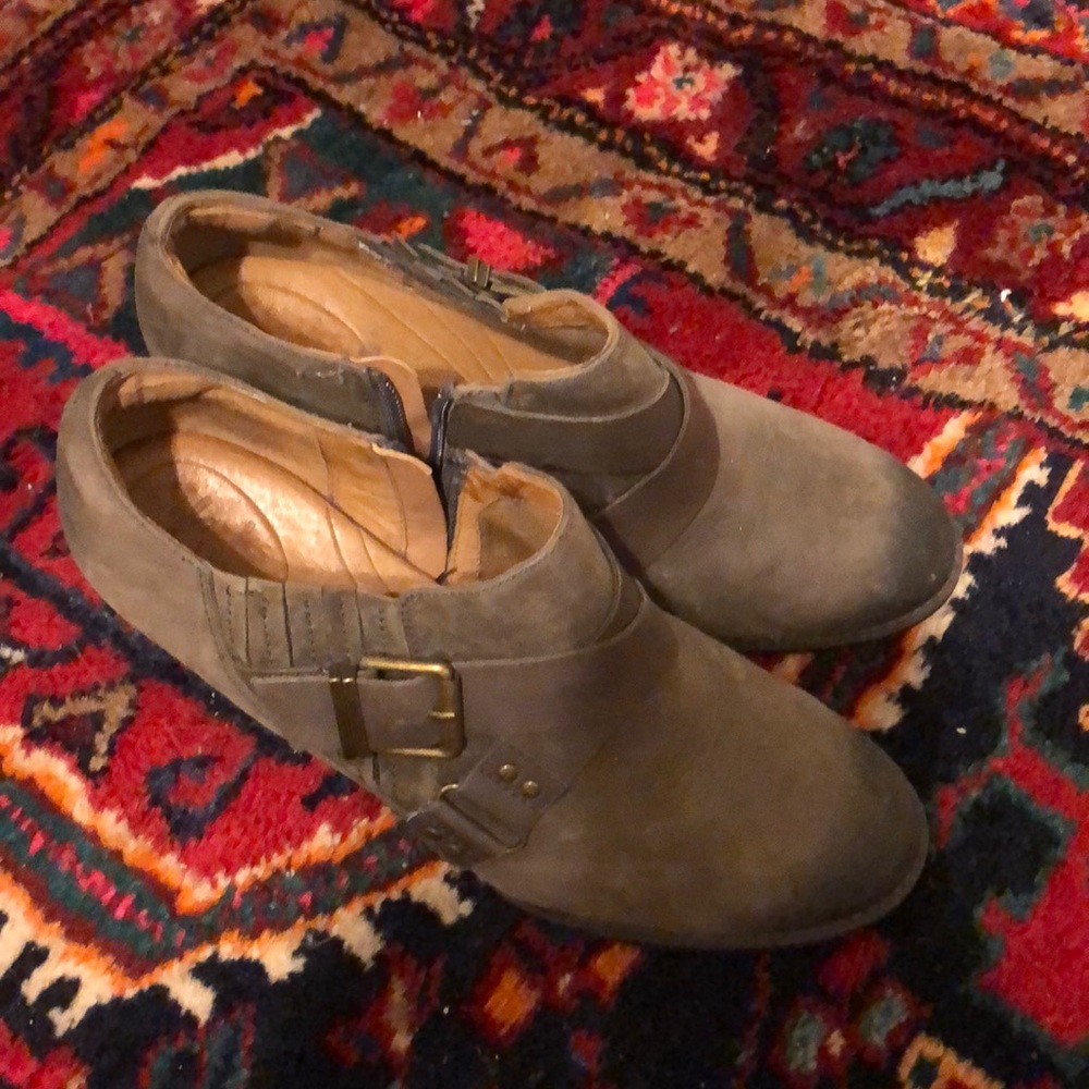 Clark’s heels